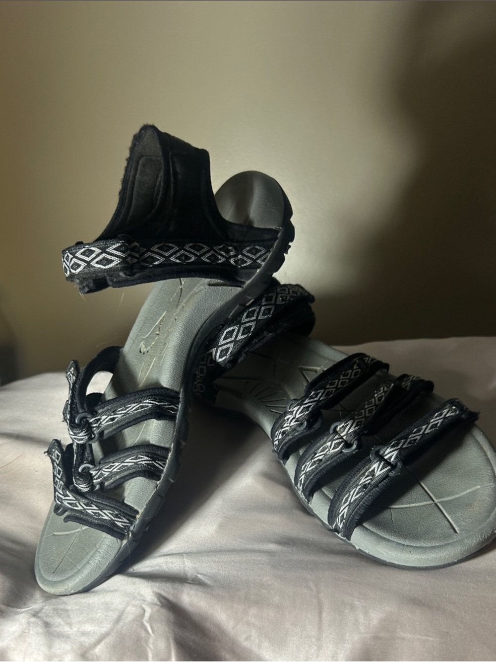 Women’s Black Strappy Outdoor Sandals with diamond black/white  pattern.